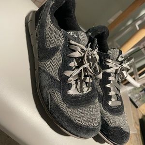 Nike - cloth material sneakers